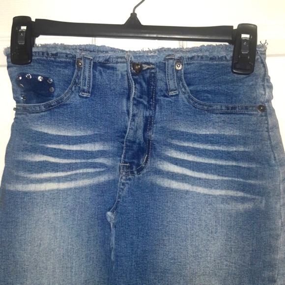 (XS/S)🆕️Dynamite Jewelled Stretchy Denim Skirt W12"× L22" - Picture 4 of 9